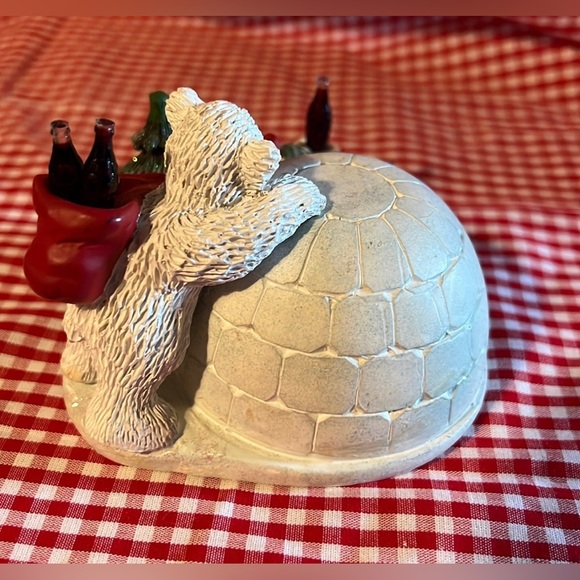 Vintage Coca-cola polar bear cubs, “the bear cub club” Christmas figurines igloo - Picture 3 of 6